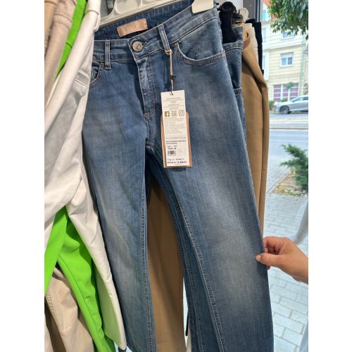 Slim középkék szűk szárú farmernadrág